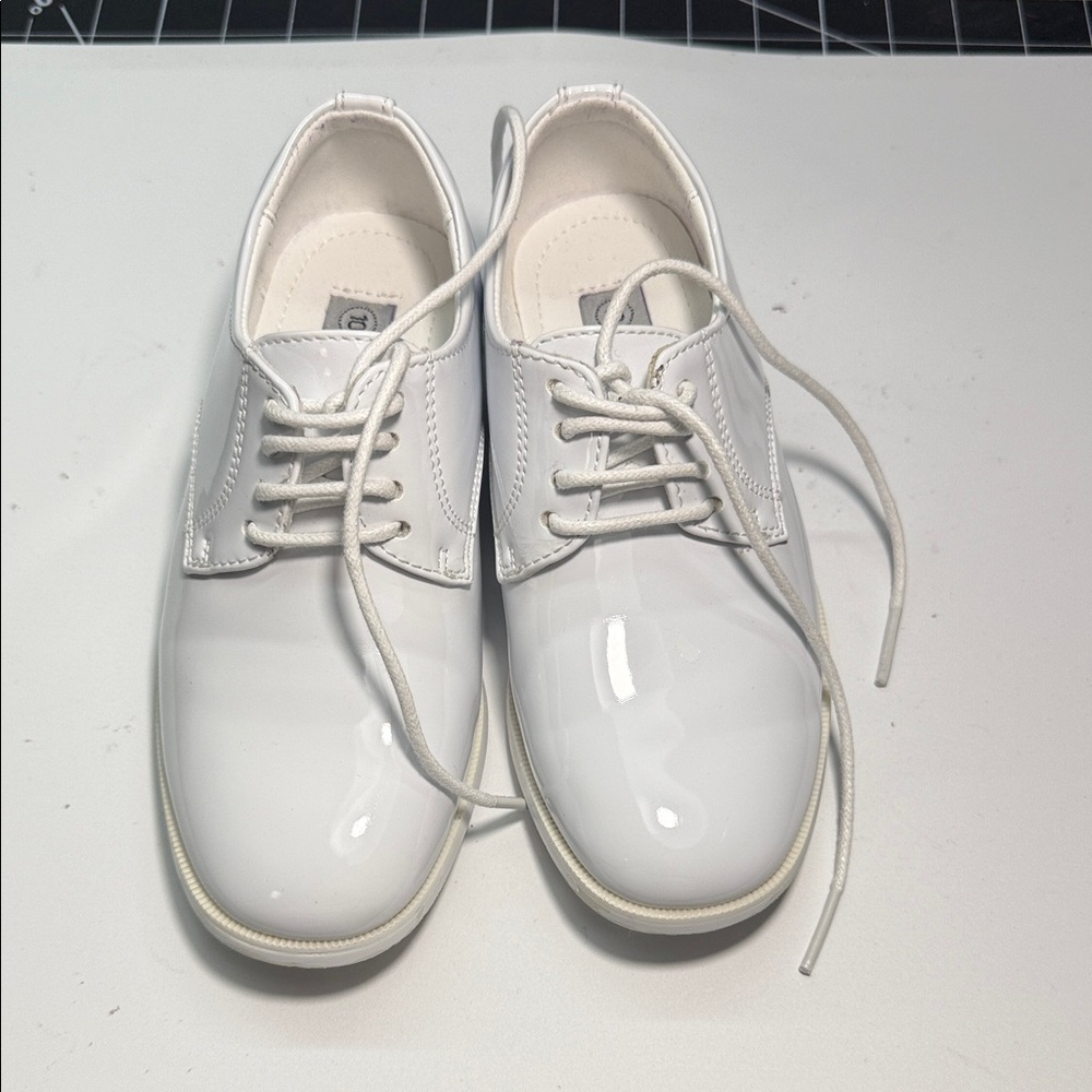 Classic White Men's Shoes